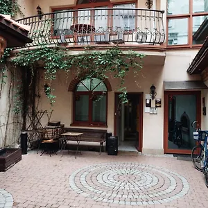 https://tomasza-luxury-penthouse.krakowhotelspoland.com